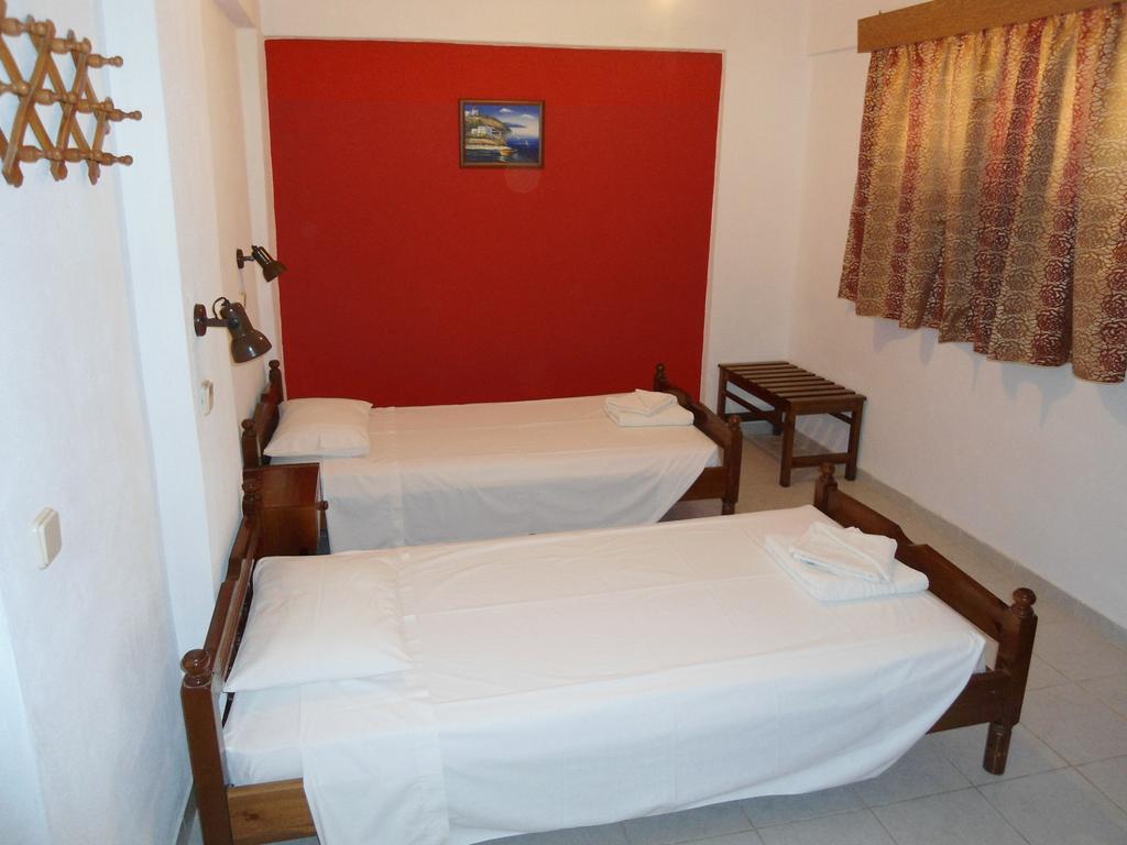 Evi Apartments And Studios Theológos Habitación foto