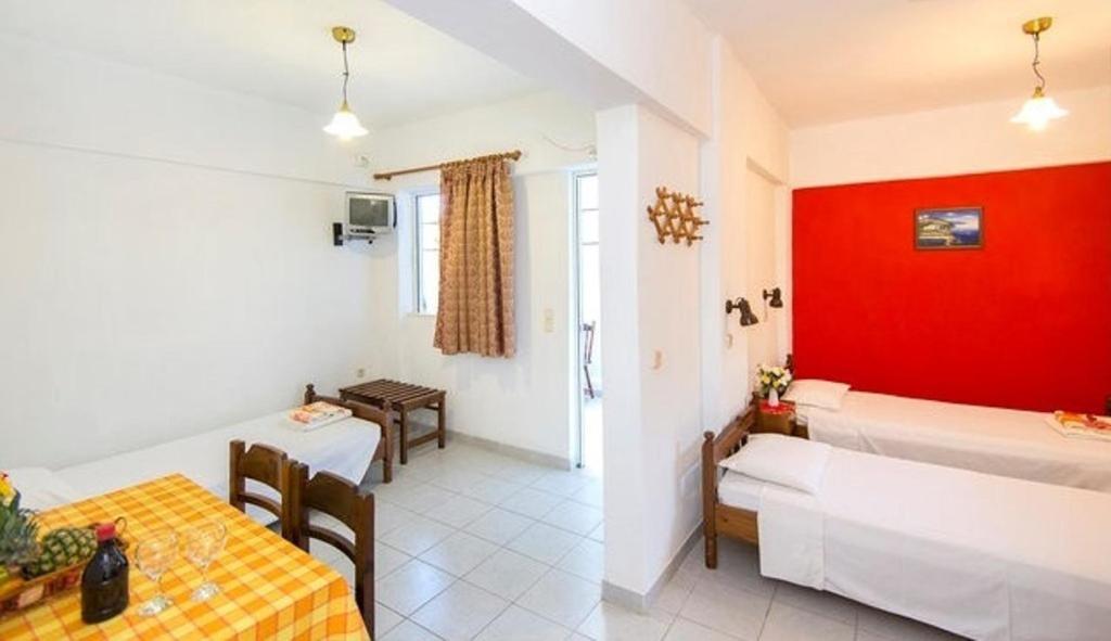 Evi Apartments And Studios Theológos Habitación foto