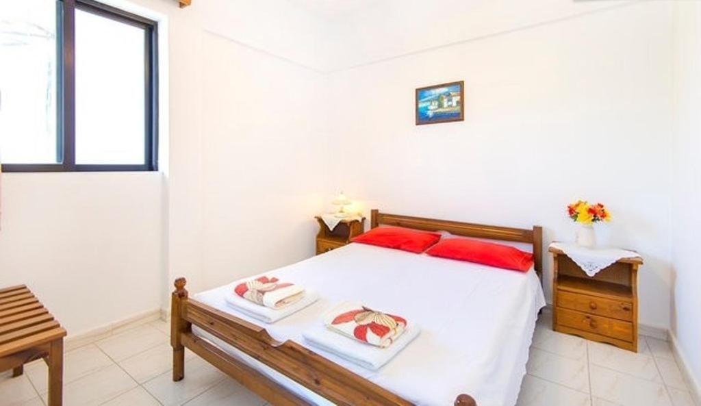 Evi Apartments And Studios Theológos Habitación foto